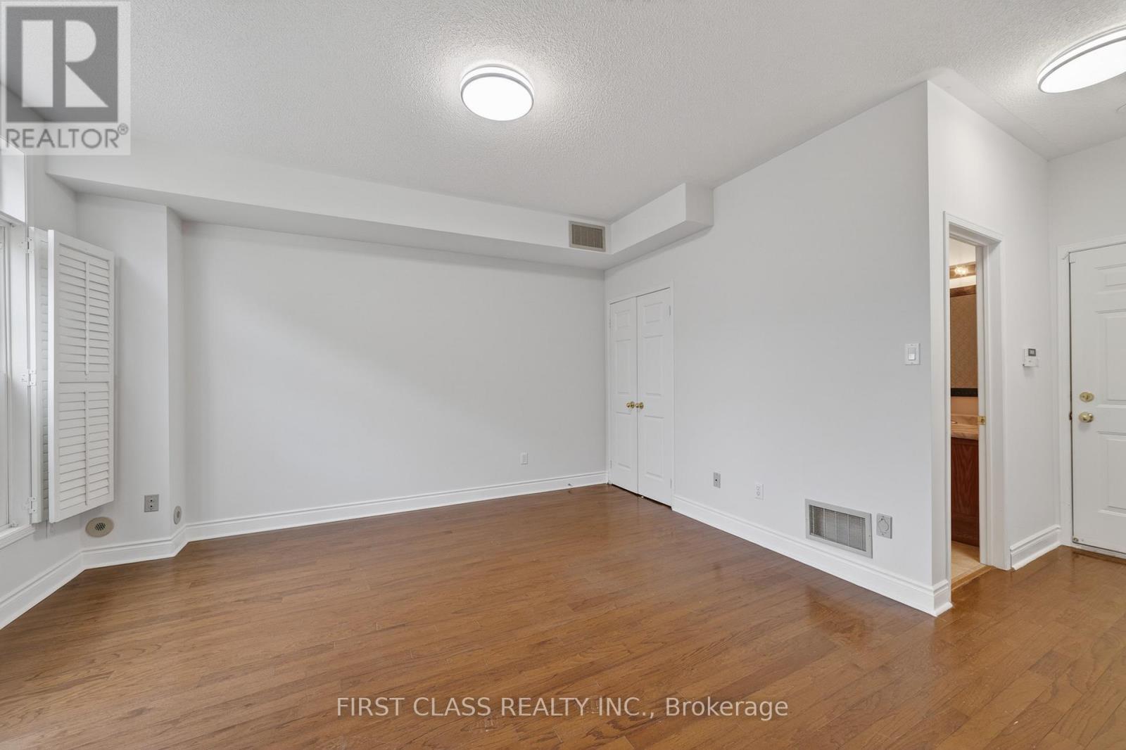 TH10 - 3076 LAKE SHORE BOULEVARD W, Toronto (New Toronto) — photo 3