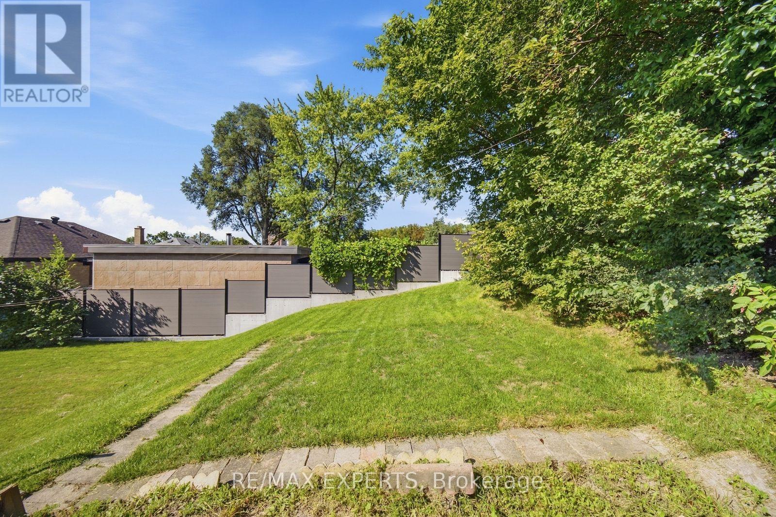 90 HEATHROW DRIVE - Image 32