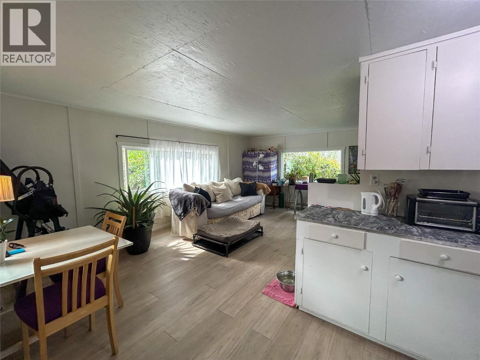 244 E Avenue, Kaslo — photo 10
