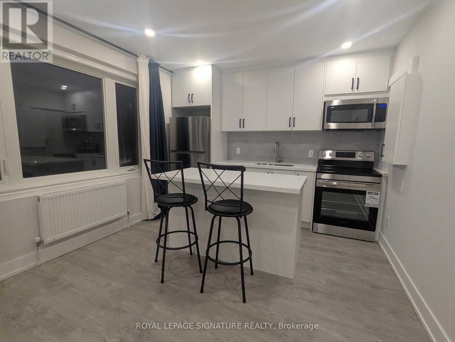 1 - 28 LEDUC DRIVE, Toronto (Rexdale-Kipling) — photo 2