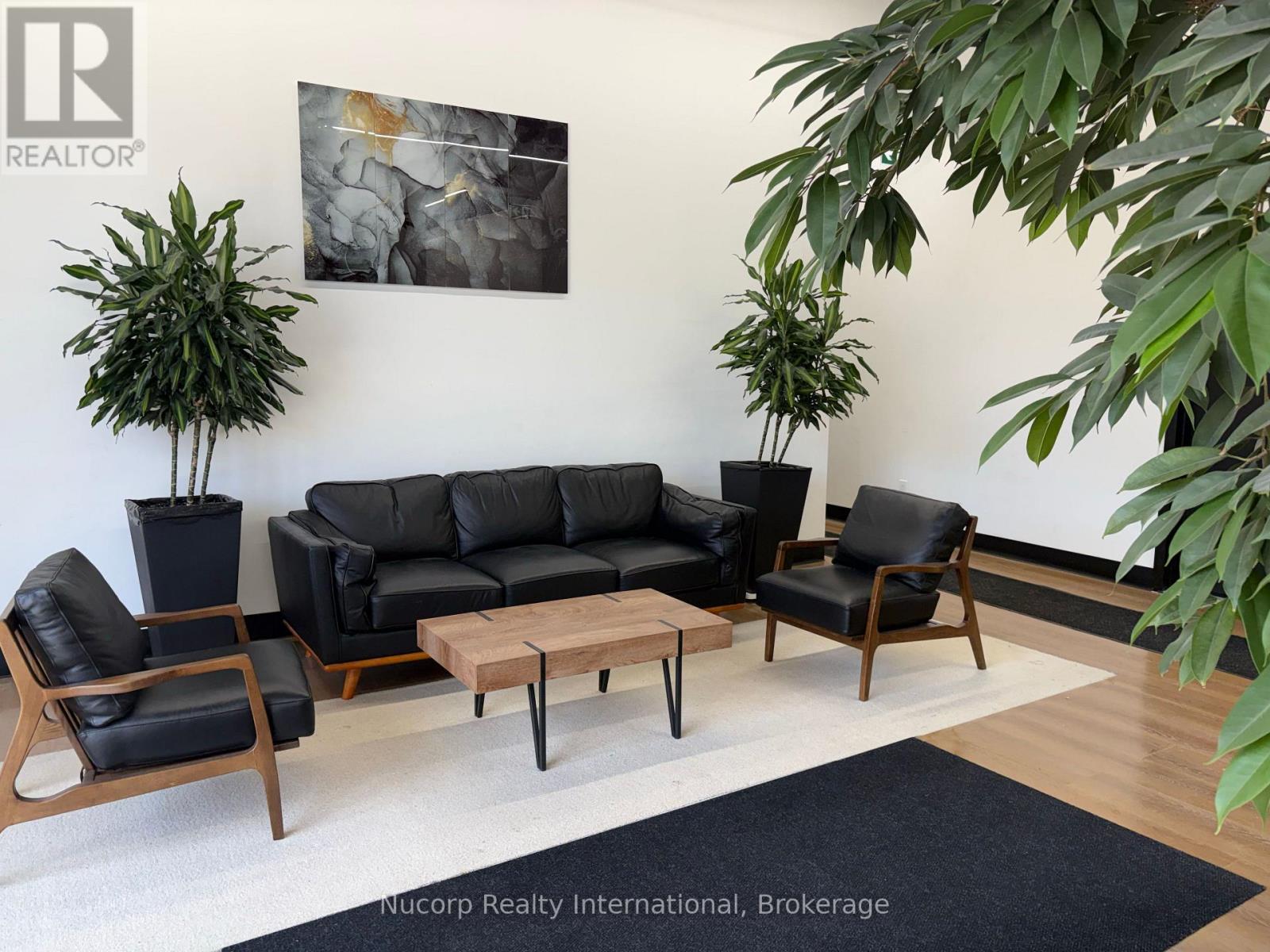 10 PLASTICS AVENUE, Toronto (Stonegate-Queensway) — photo 4