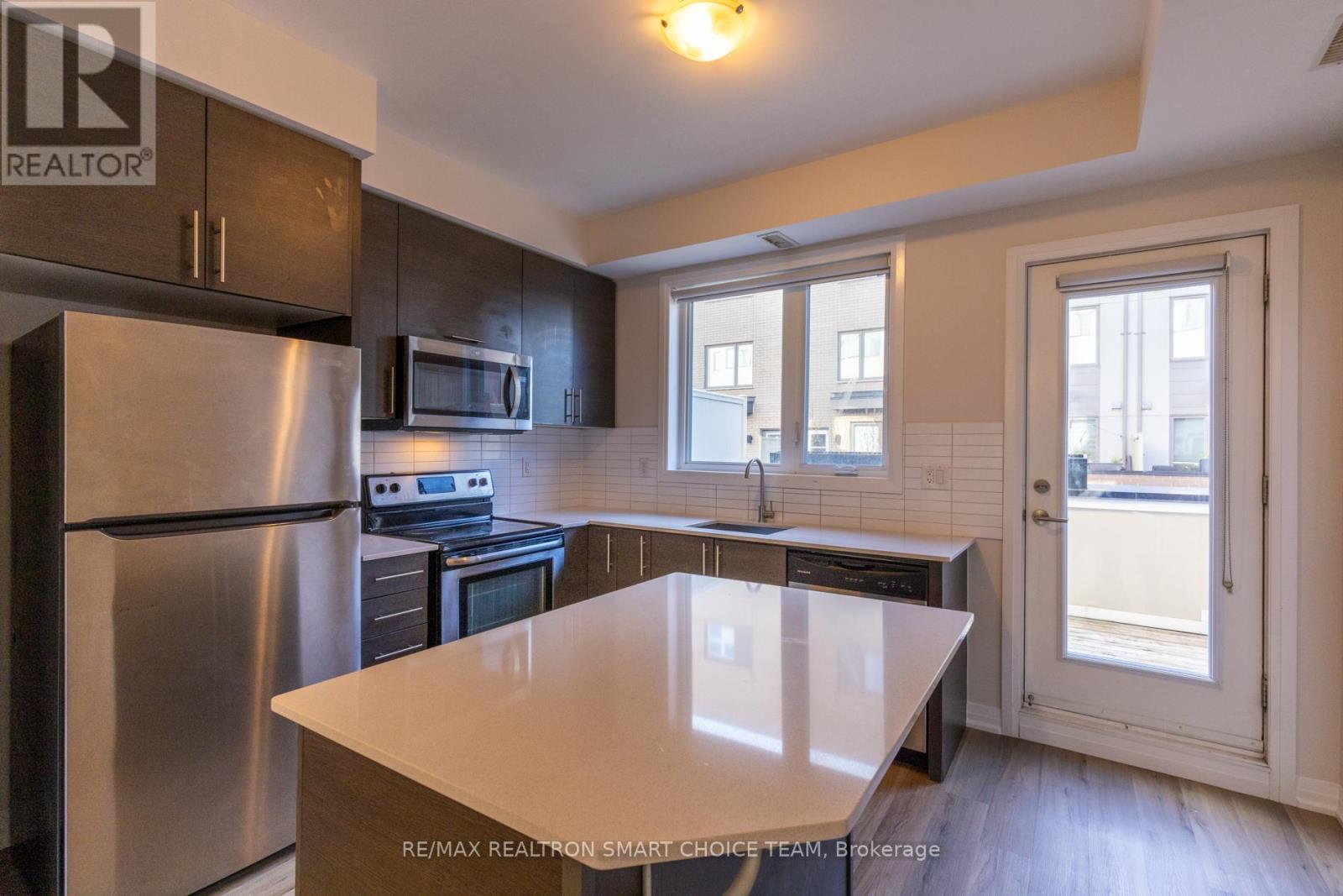 2 - 80 THOMAS MULHOLLAND DRIVE, Toronto (Downsview-Roding-CFB) — photo 4