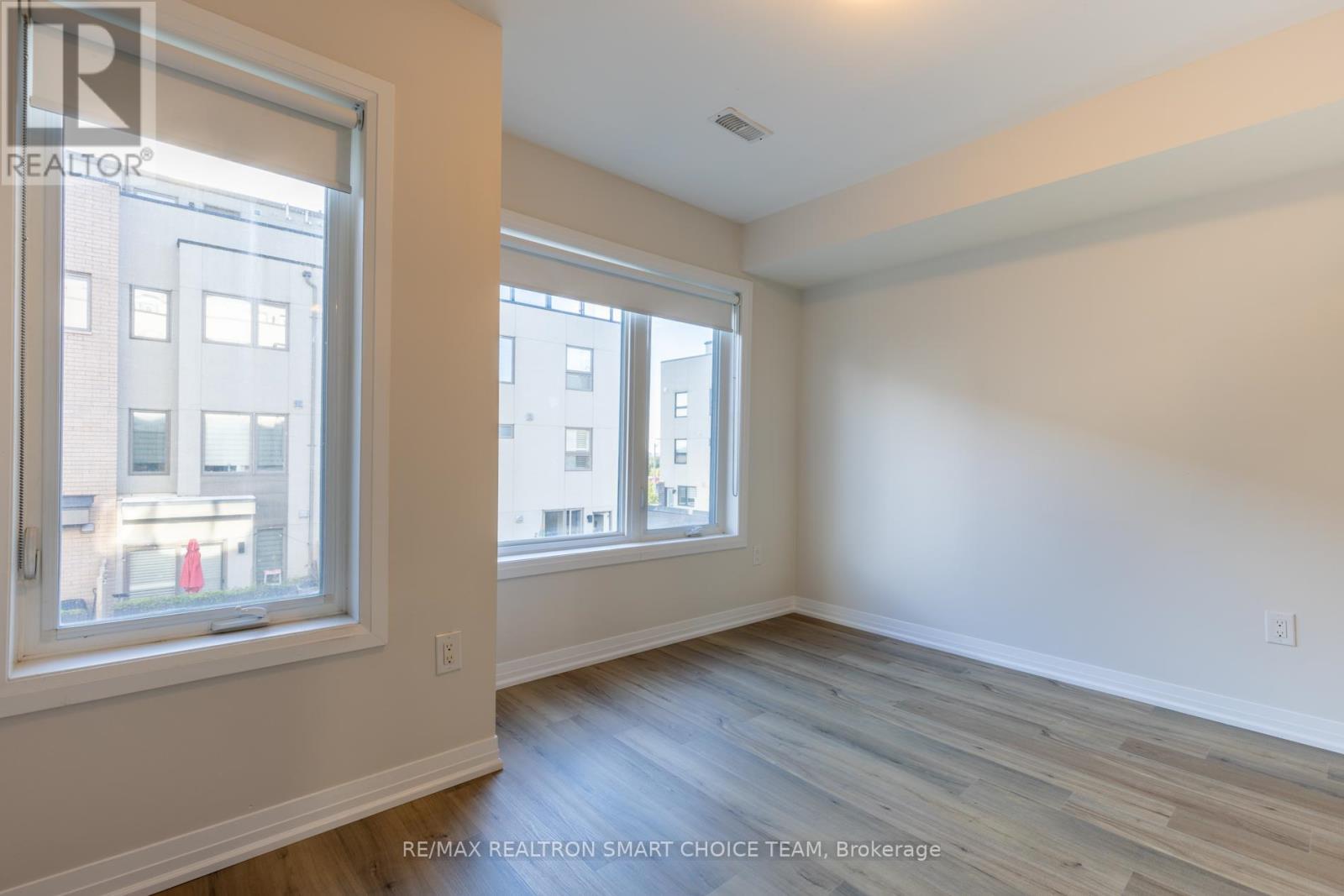 2 - 80 THOMAS MULHOLLAND DRIVE, Toronto (Downsview-Roding-CFB) — photo 8