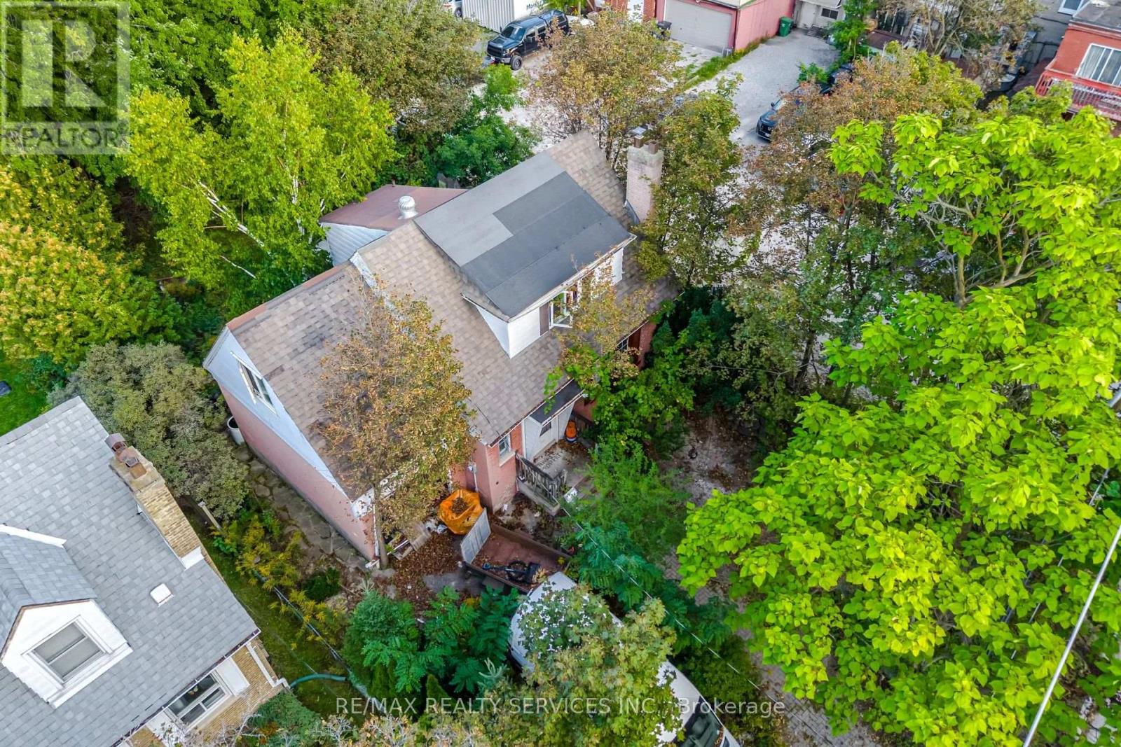 7 ASHBOURNE DRIVE, Toronto (Islington-City Centre West)