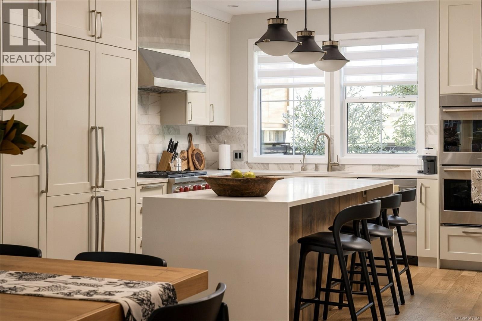  1048 Pentrelew Place, Victoria