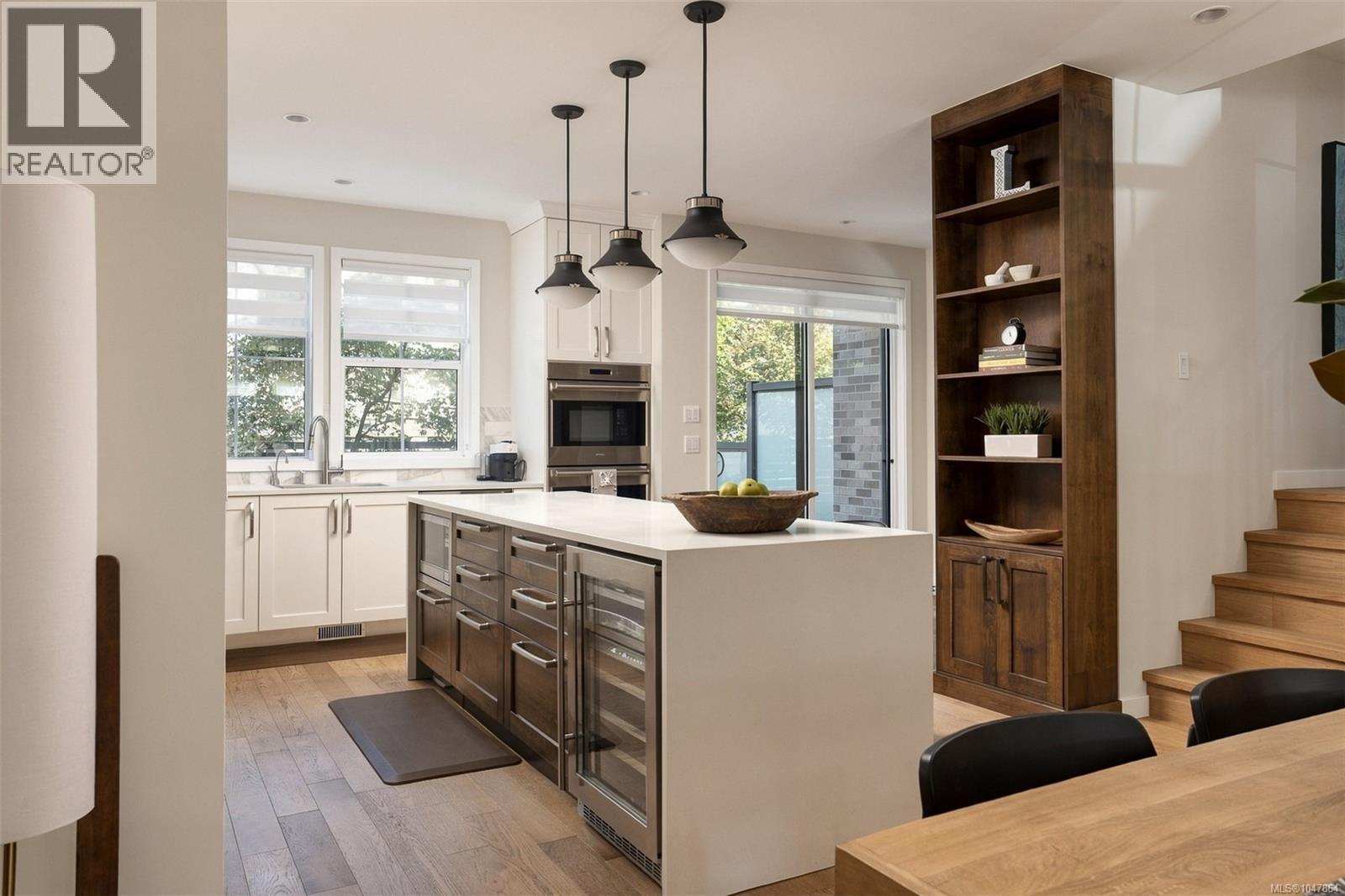  1048 Pentrelew Place, Victoria