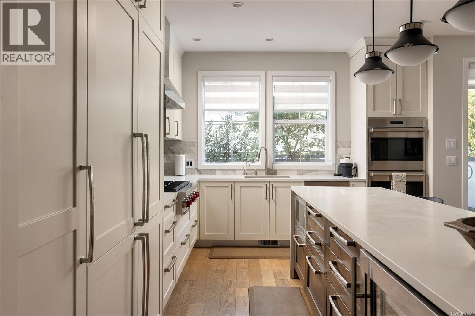  1048 Pentrelew Place, Victoria