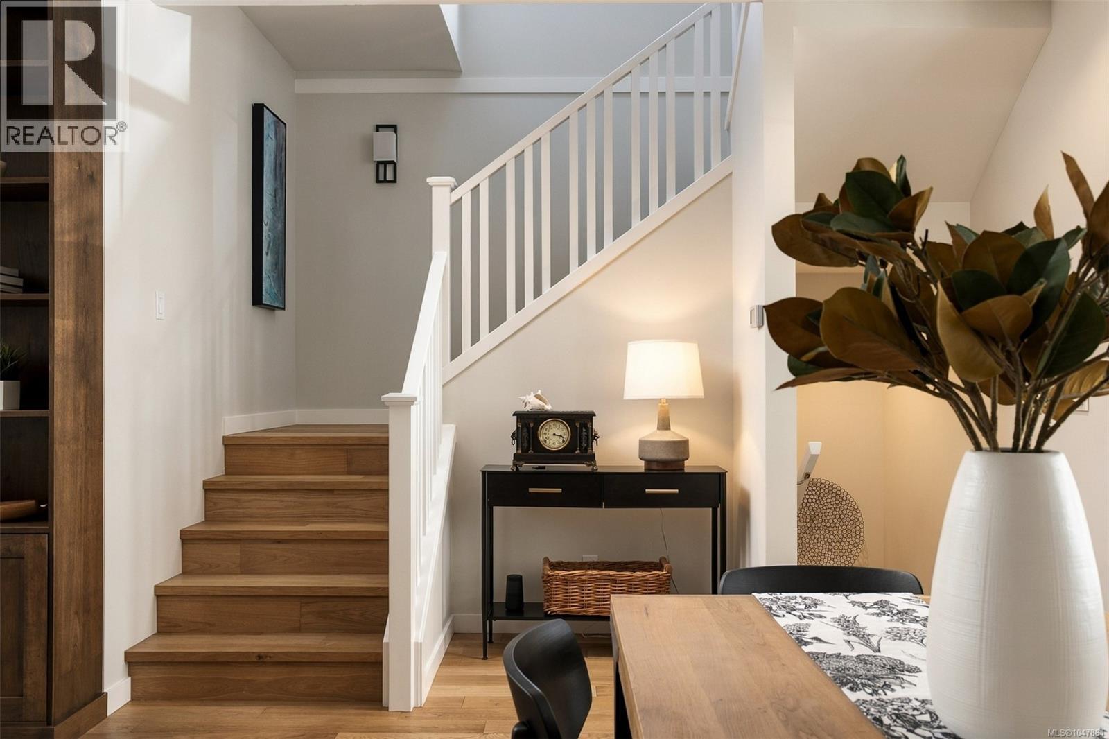  1048 Pentrelew Place, Victoria