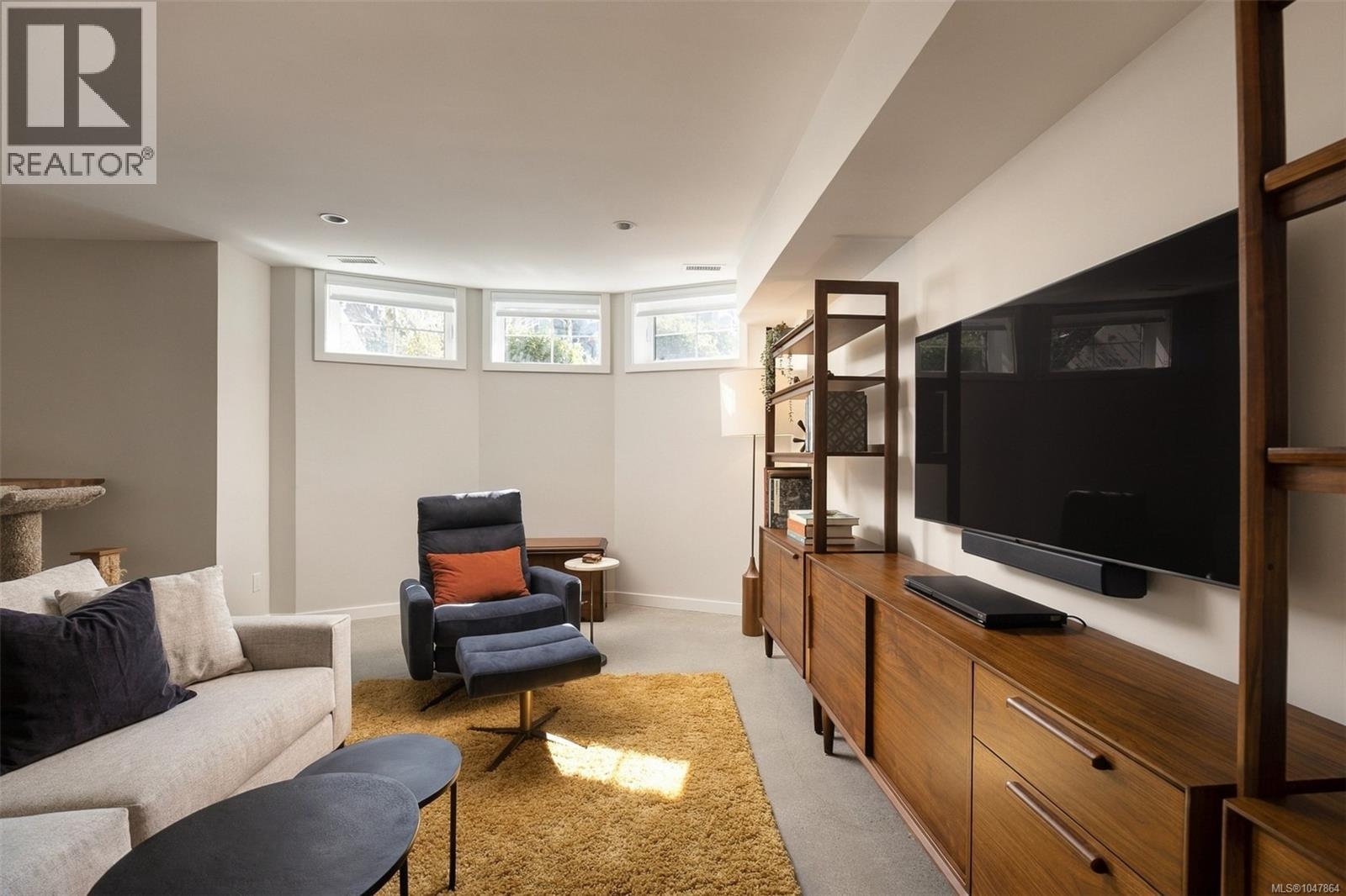  1048 Pentrelew Place, Victoria