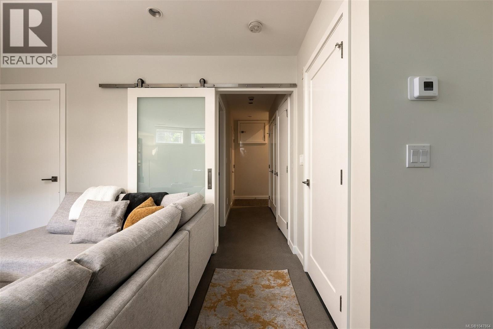  1048 Pentrelew Place, Victoria
