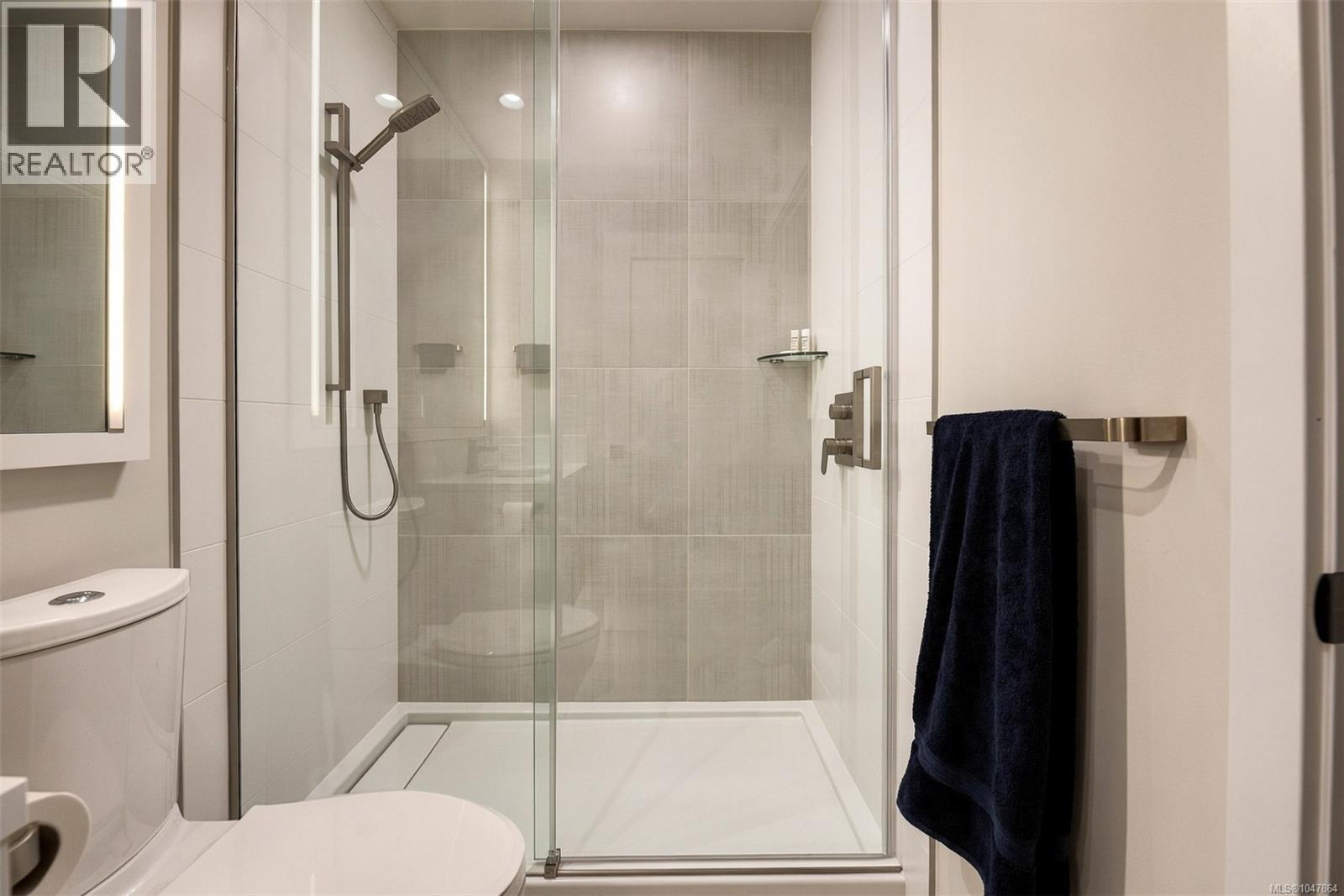  1048 Pentrelew Place, Victoria