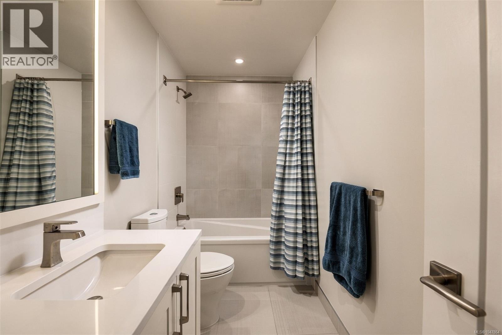  1048 Pentrelew Place, Victoria