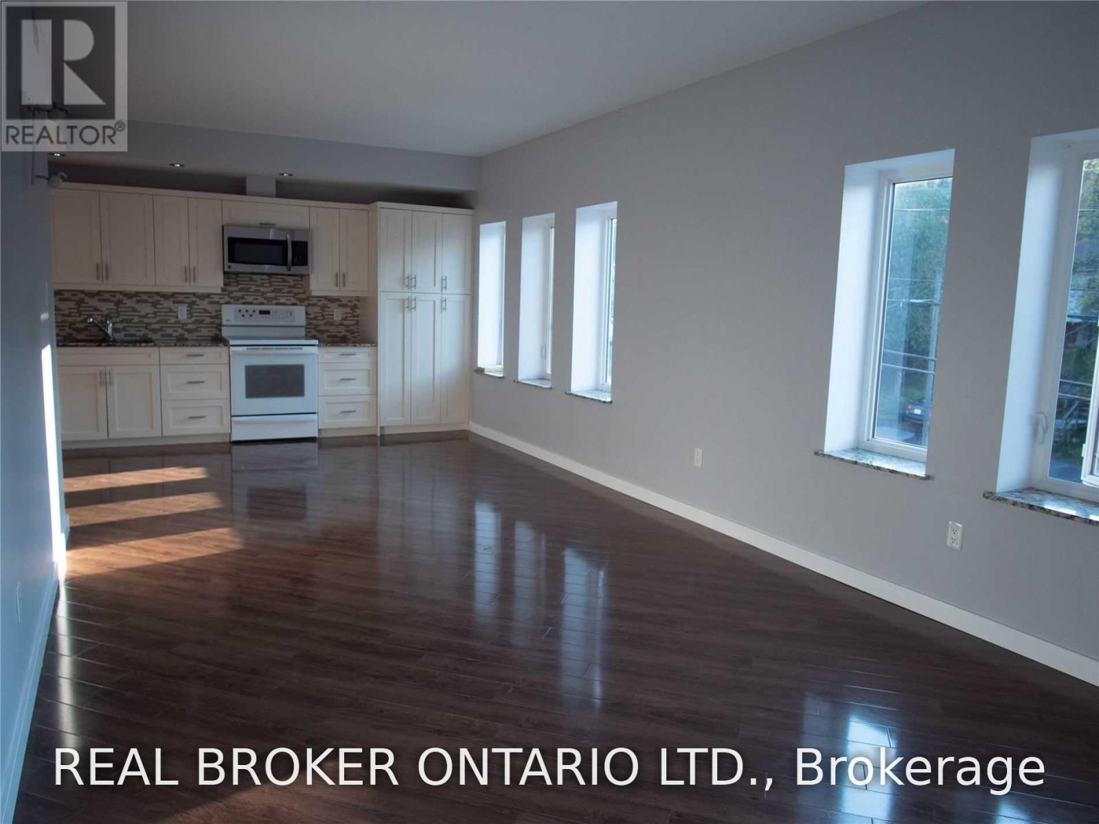2 - 20 EMILY STREET, Parry Sound