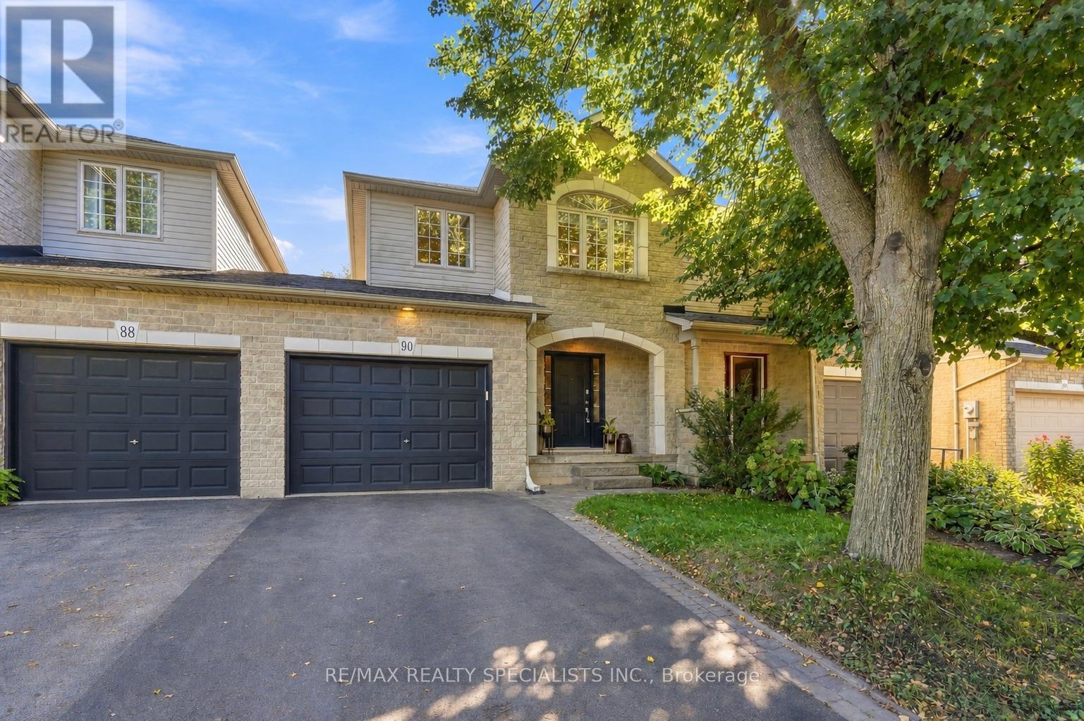 90 FOXBOROUGH DRIVE, Hamilton (Ancaster) — photo 1