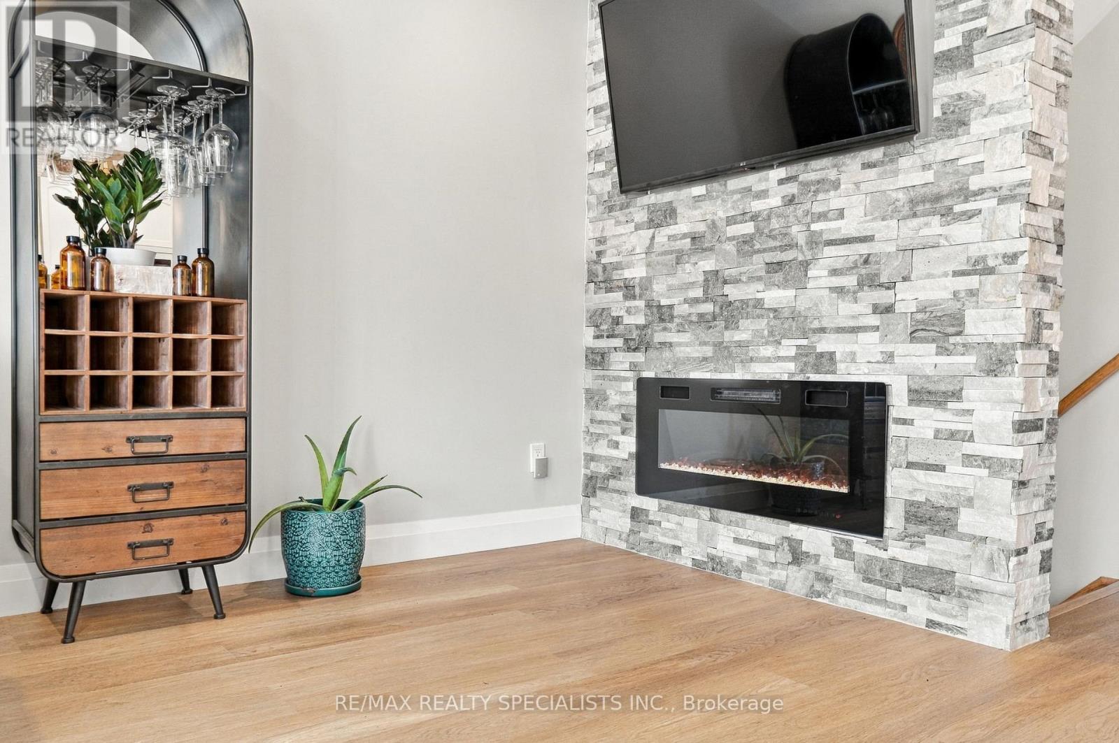 90 FOXBOROUGH DRIVE, Hamilton (Ancaster) — photo 2