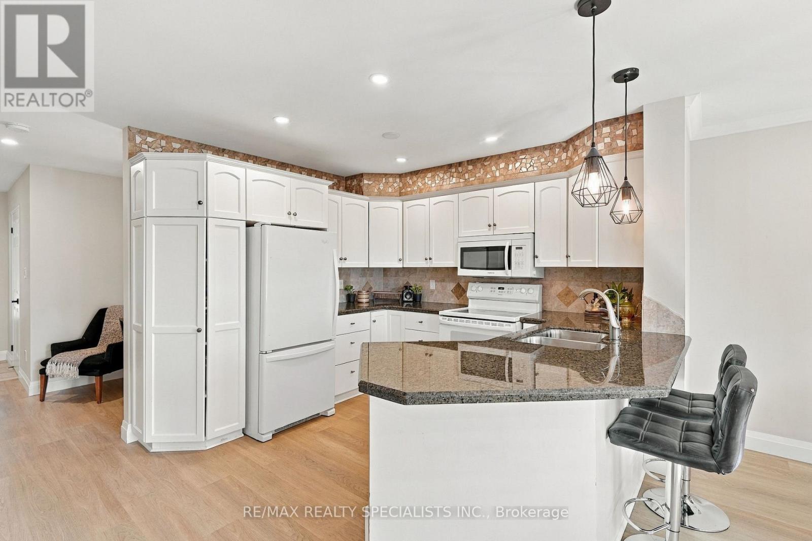 90 FOXBOROUGH DRIVE, Hamilton (Ancaster) — photo 9