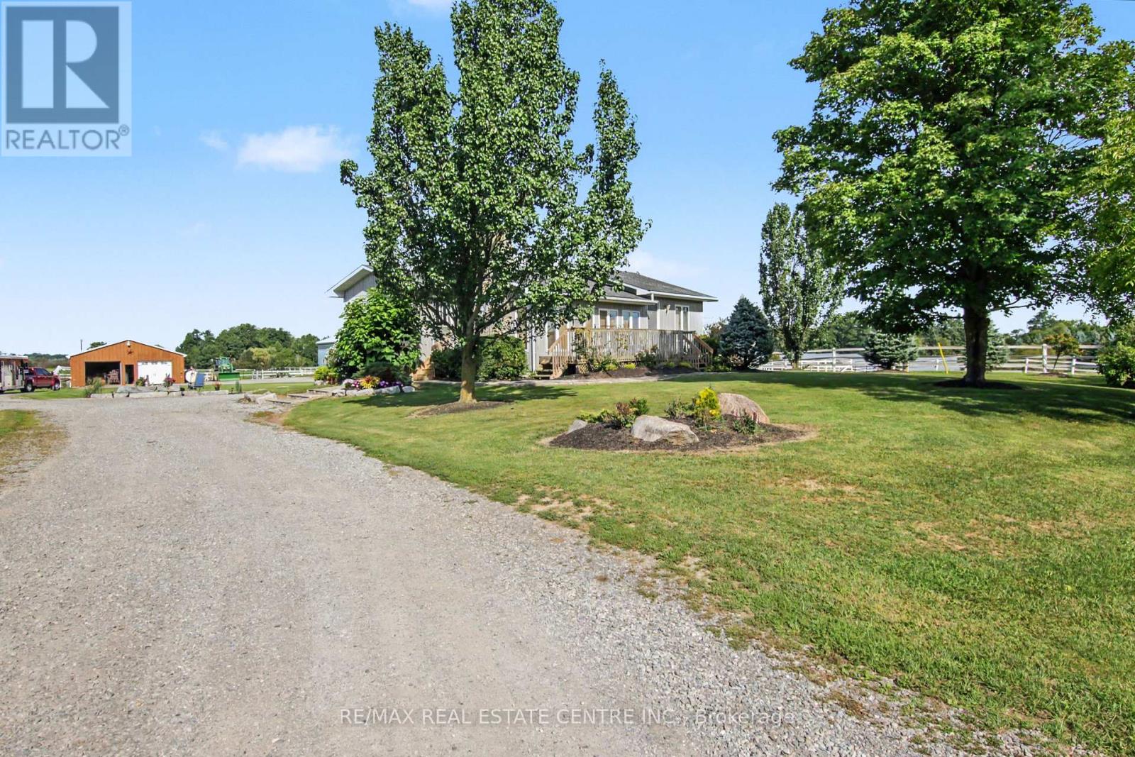 5030 BLACKHEATH ROAD, Hamilton — photo 2