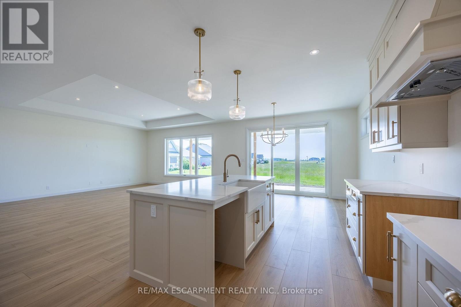 218 SCHOONER DRIVE - Image 17