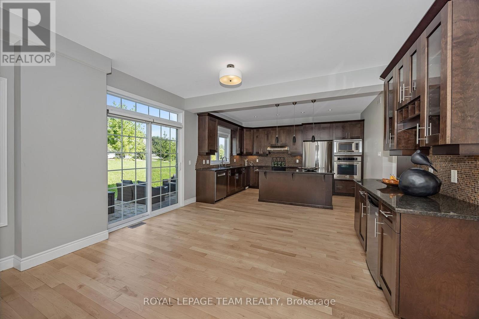 8351 LOURDES WAY, Ottawa. Luxury613. By Peter Sagos - Image 13