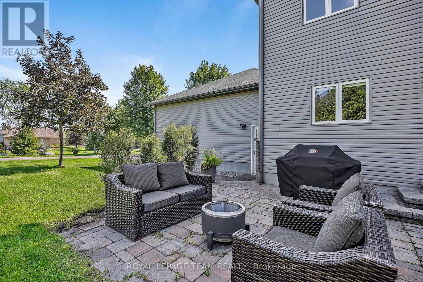 8351 LOURDES WAY, Ottawa. Luxury613. By Peter Sagos - Image 38