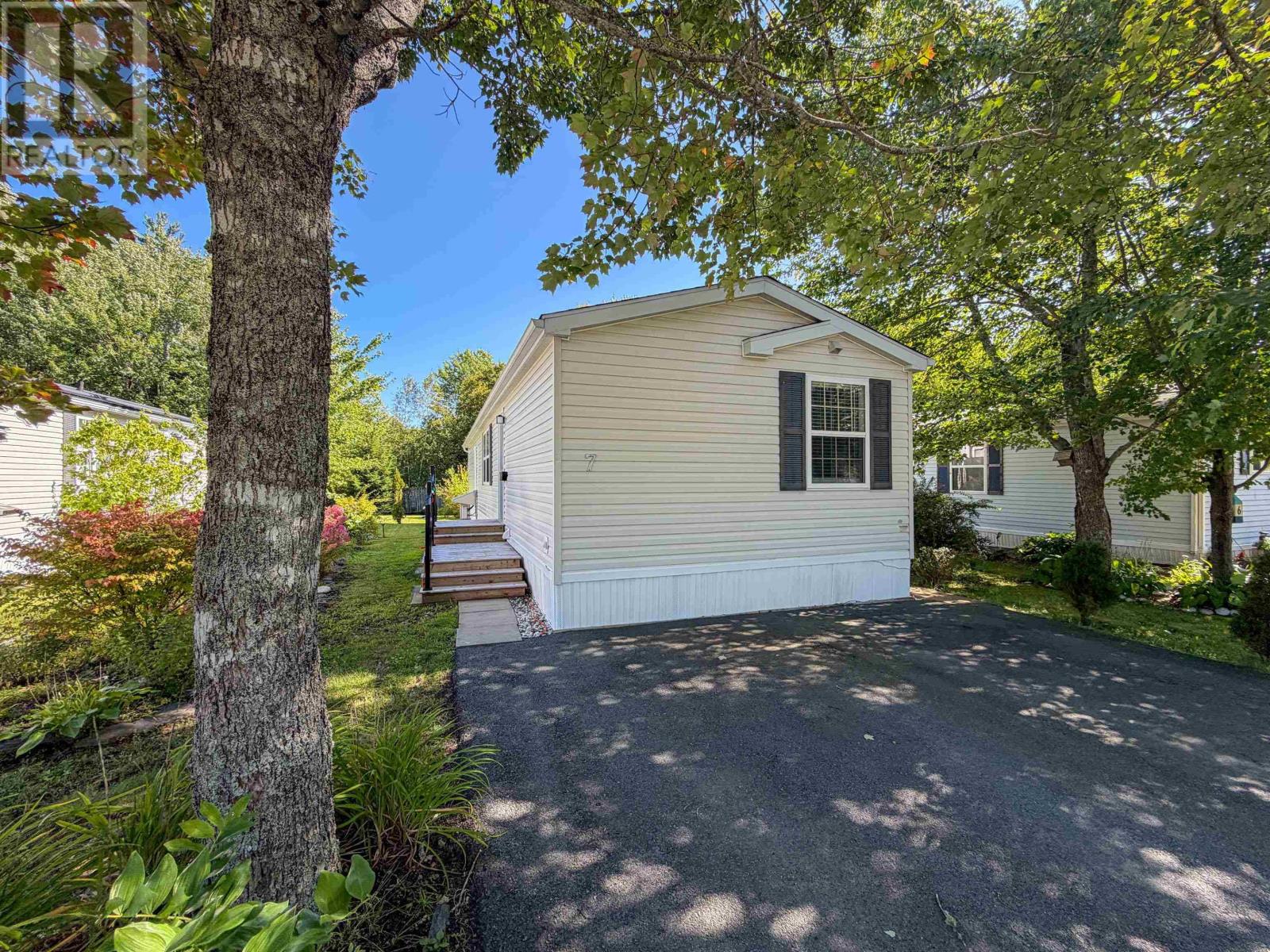 7 RICHARDS Street, Bridgewater — photo 1