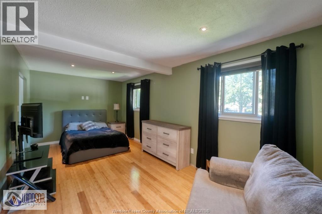 243 HAWTHORN - Image 32