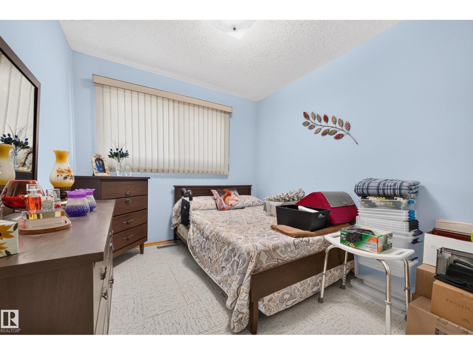 28 PEACOCK DR - 23
