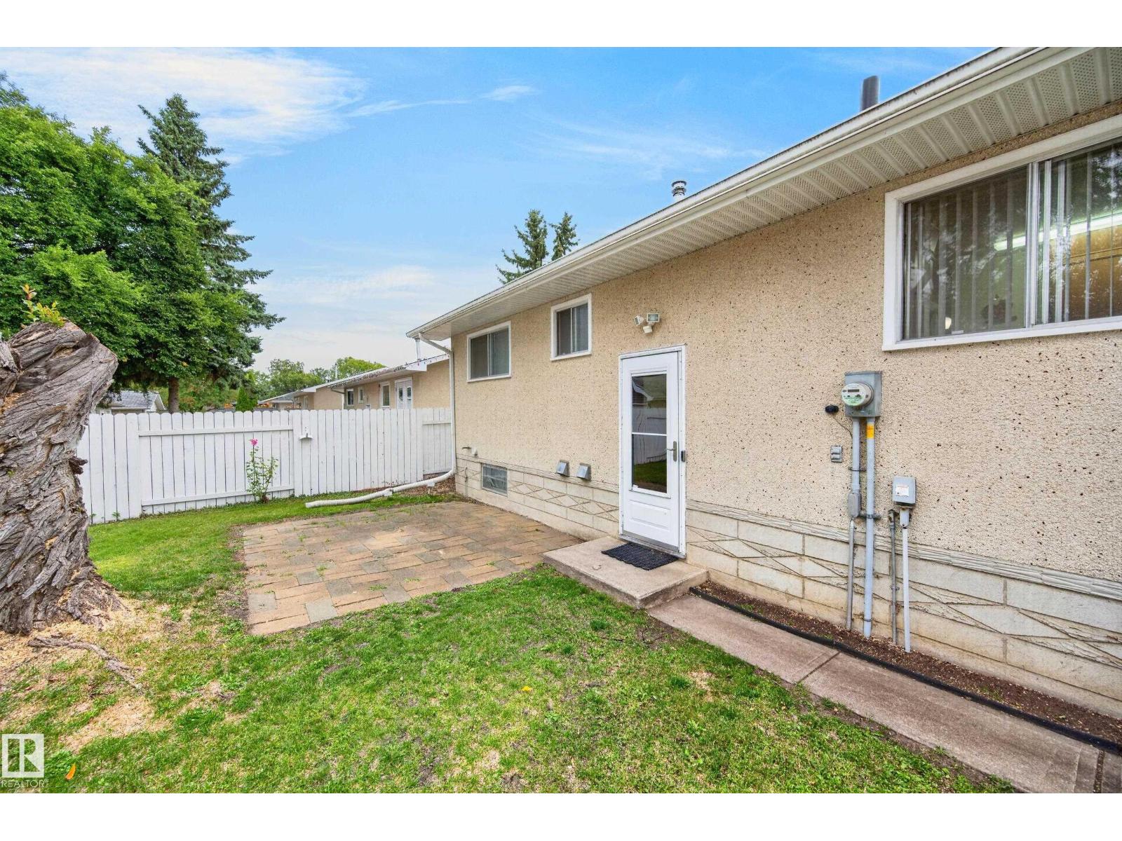 28 PEACOCK DR - 31