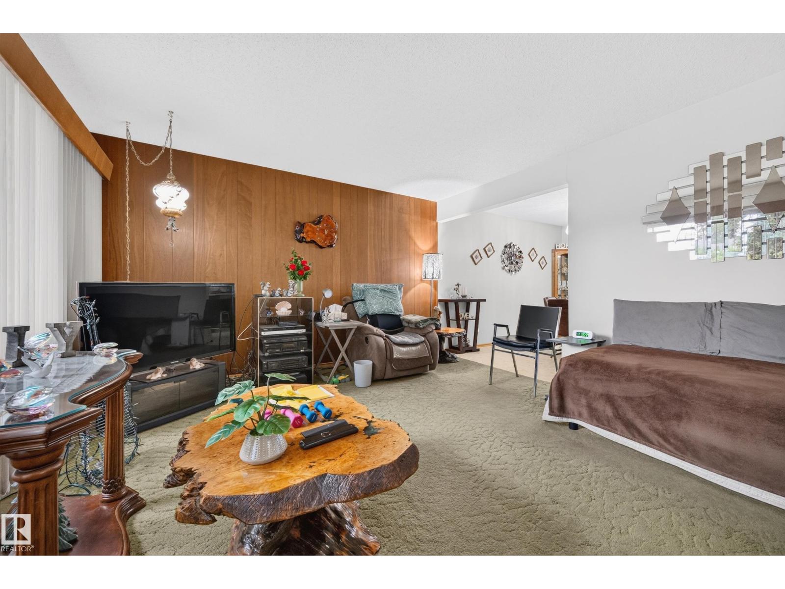 28 PEACOCK DR - 4