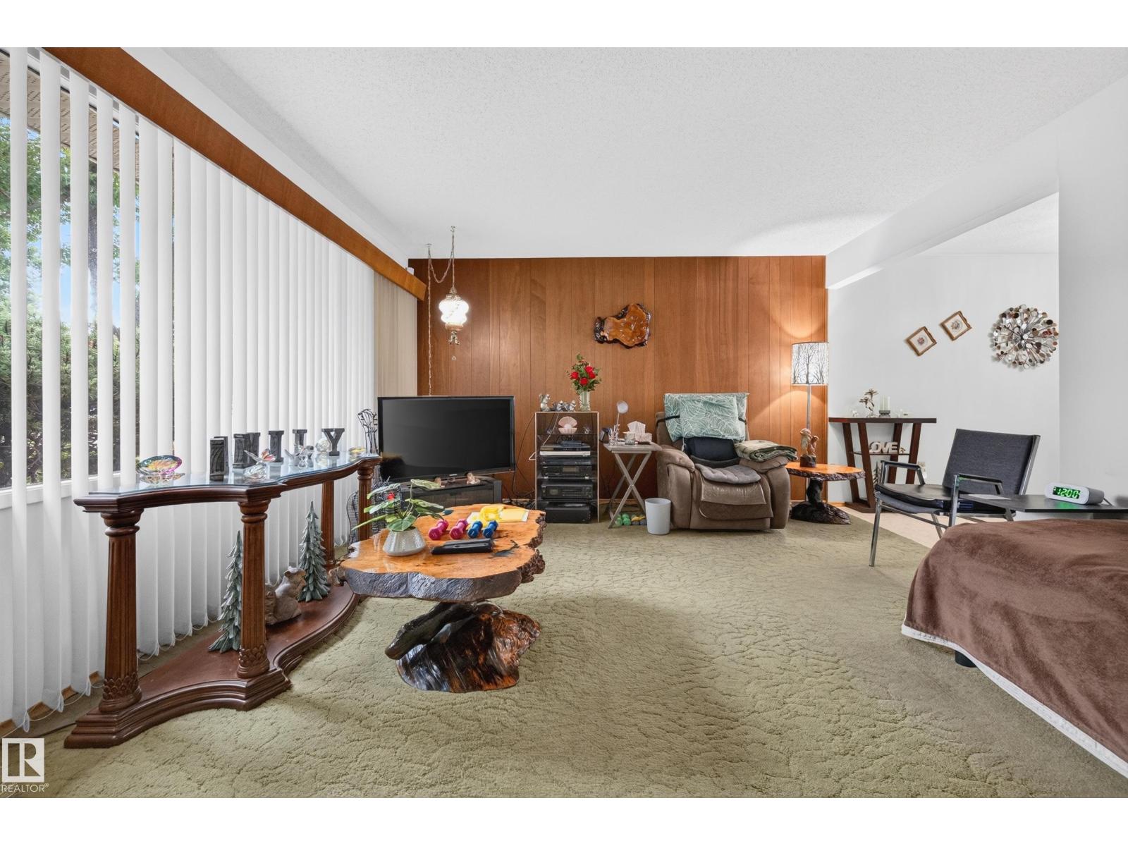 28 PEACOCK DR - 5