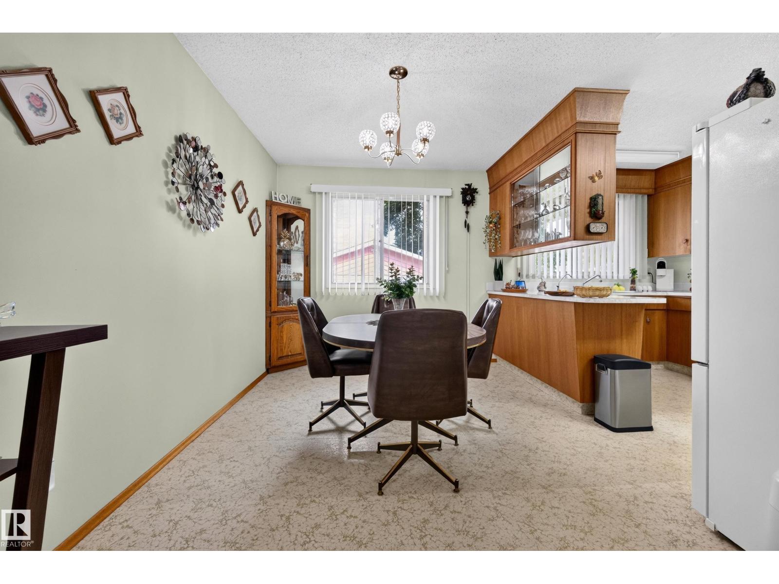 28 PEACOCK DR - 9