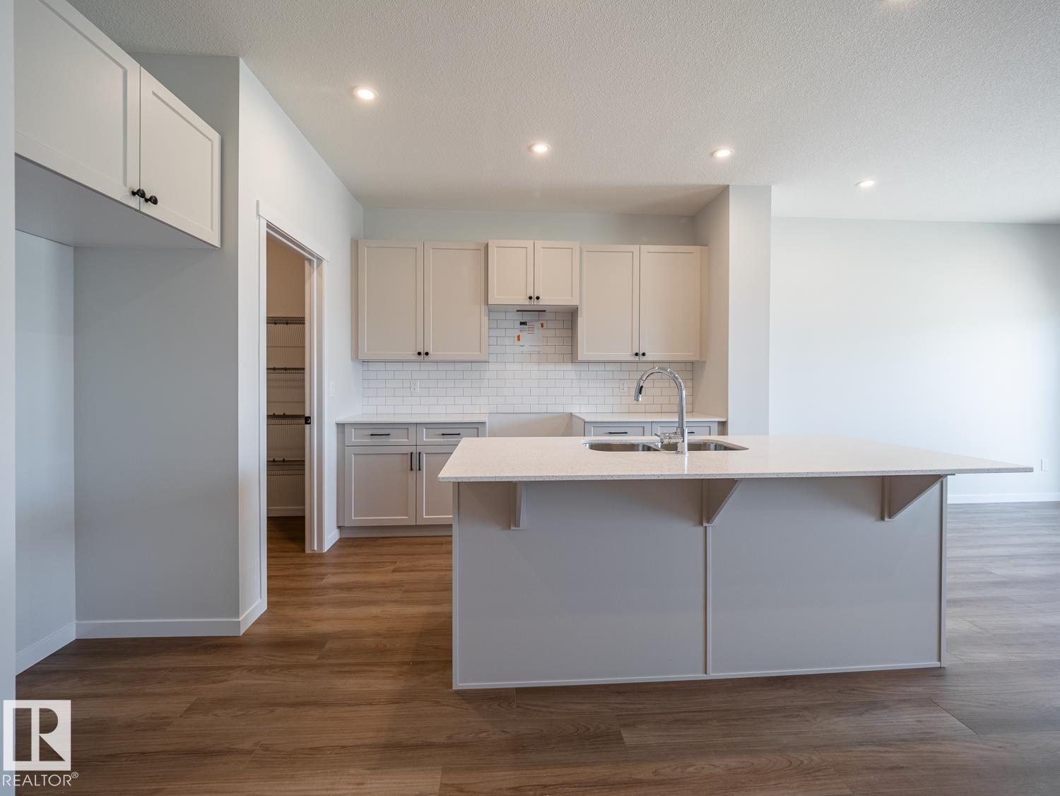 9328 230 ST NW - 10