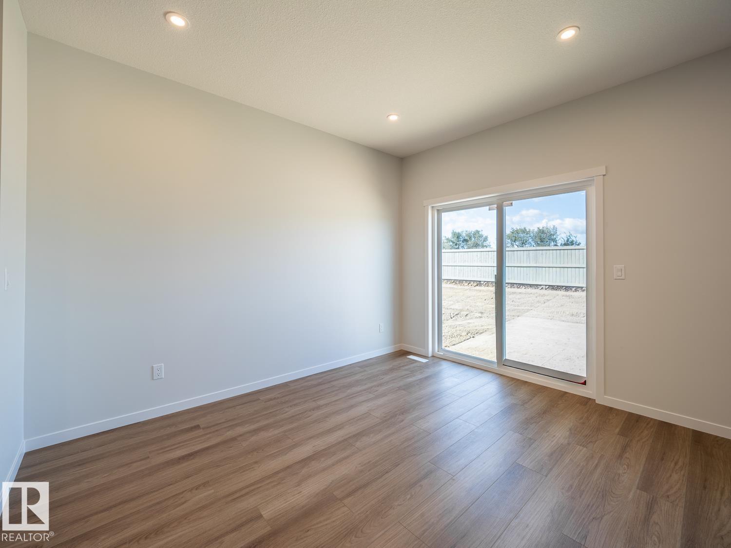 9328 230 ST NW - 15