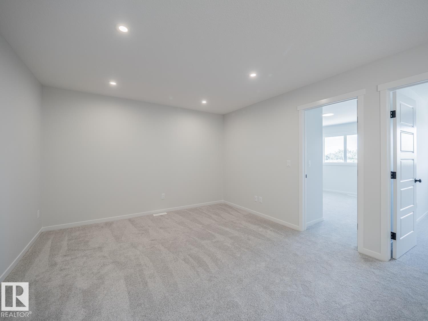 9328 230 ST NW - 23