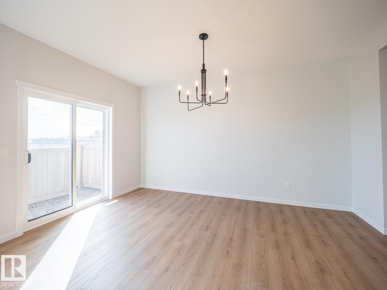 8921 223A ST NW - 18