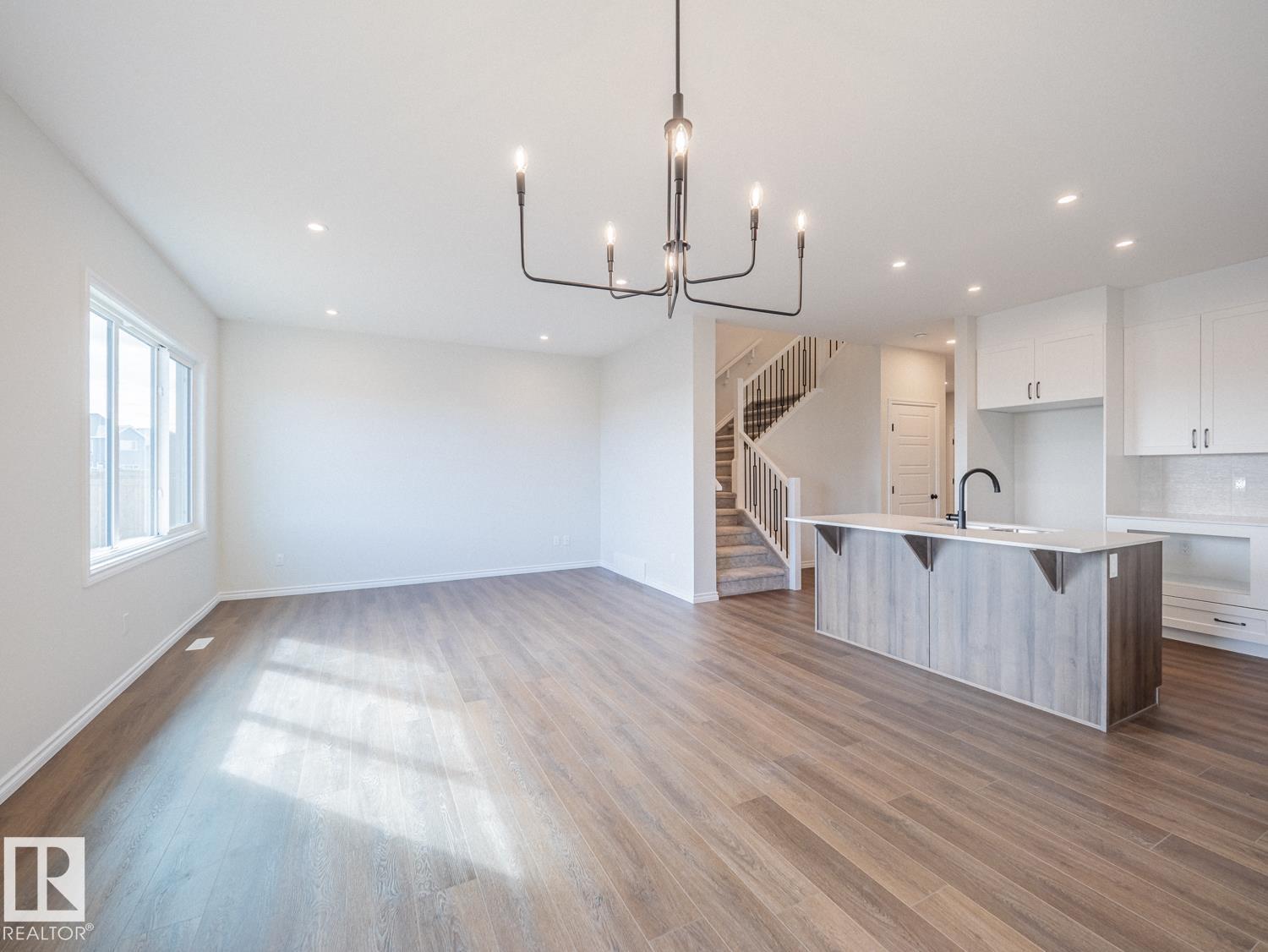 8925 223A ST NW - 23