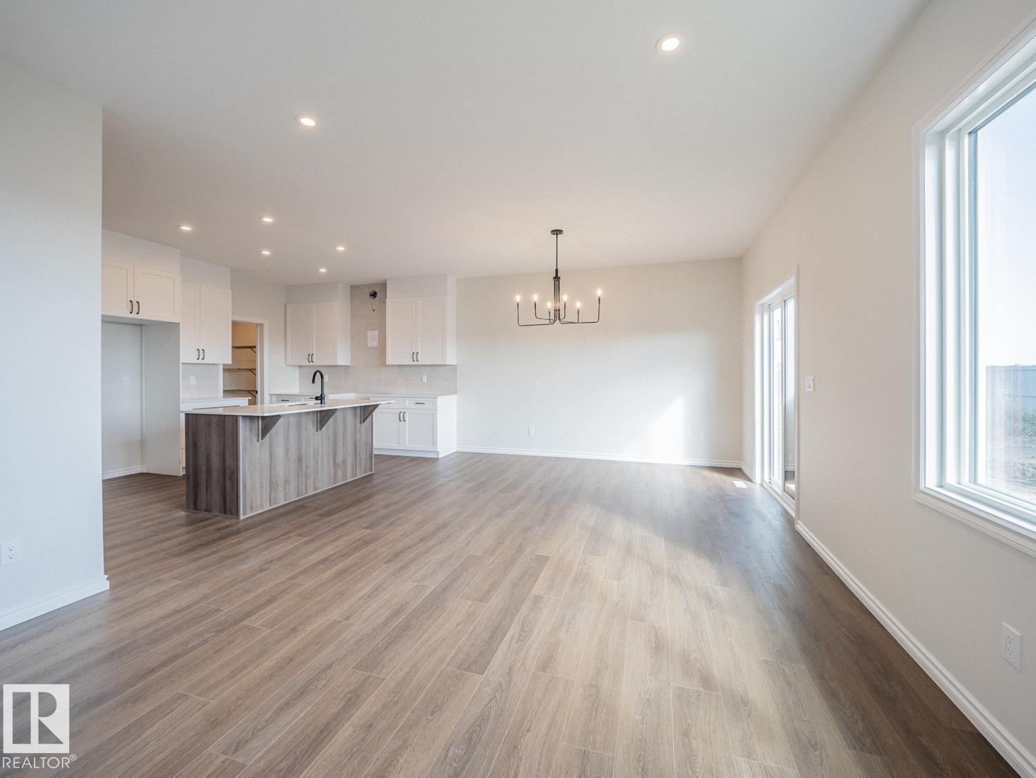 8925 223A ST NW - 25