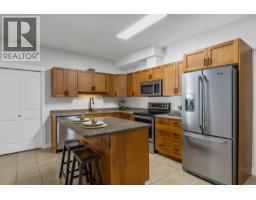 Living room - 3350 Woodsdale Road Unit# 401, Lake Country, BC V4V2R7 Photo 6