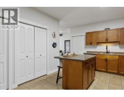 3350 Woodsdale Road Unit# 401, Lake Country, BC V4V2R7 Photo 10