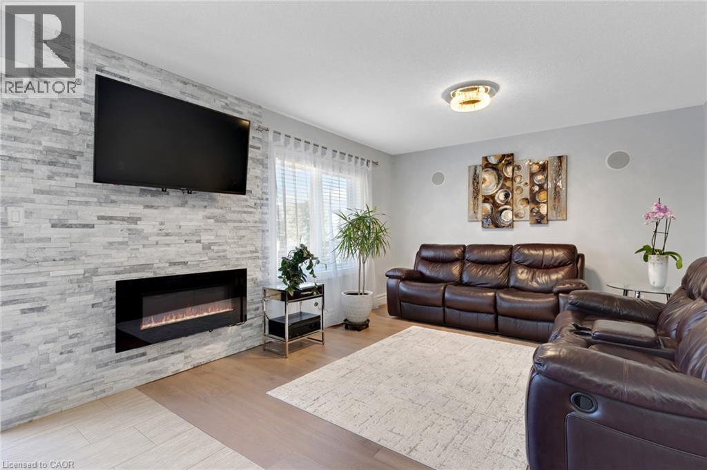 343 STEEPLERIDGE Street, Kitchener — photo 7