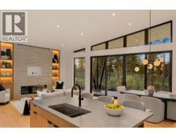 818 Predator Ridge Drive, Vernon, BC V1H1G4 Photo 15