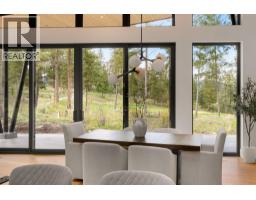 818 Predator Ridge Drive, Vernon, BC V1H1G4 Photo 17
