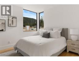 818 Predator Ridge Drive, Vernon, BC V1H1G4 Photo 27