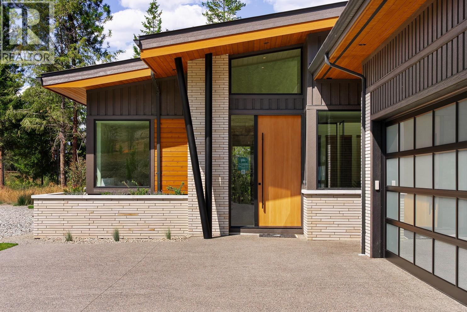 818 Predator Ridge Drive, Vernon