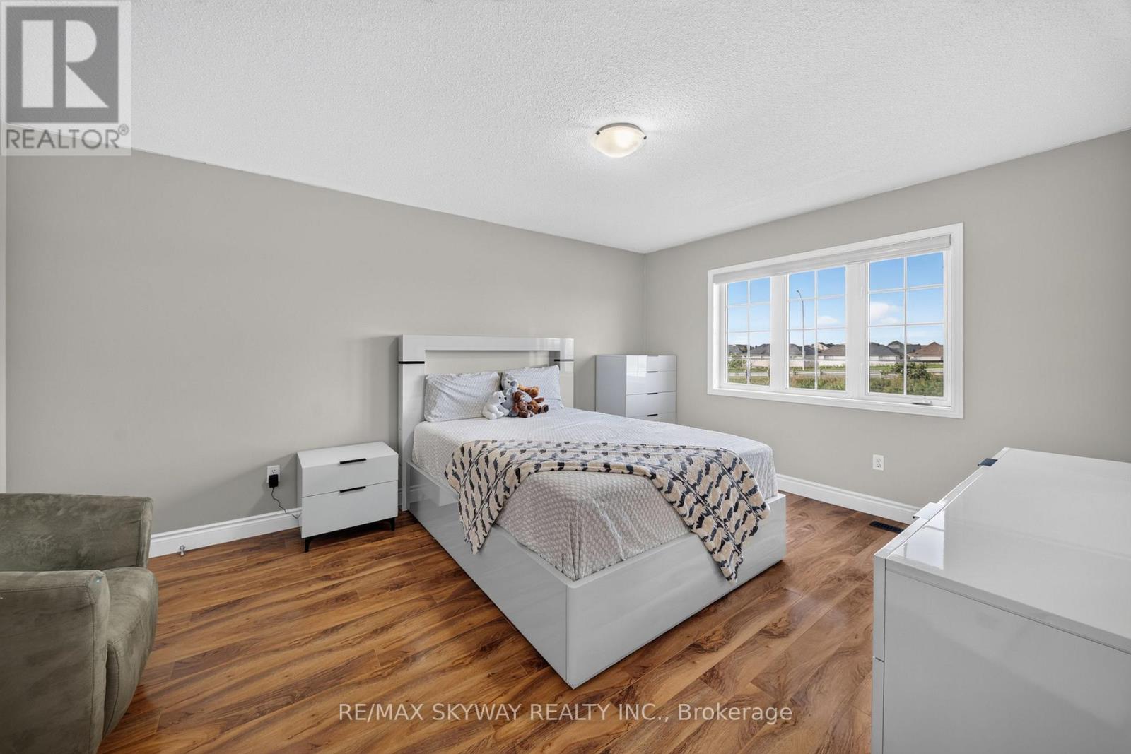 59 CRYSTAL GLEN CRESCENT - Image 21