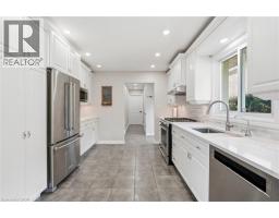 4pc Bathroom - 19 Concession 5 E, Waterdown, ON L8B1K4 Photo 10