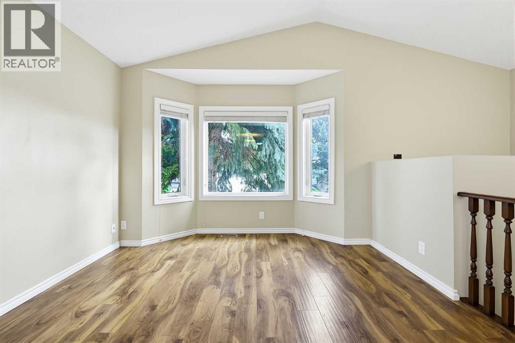 13 Shawglen Court SW, Calgary — photo 5