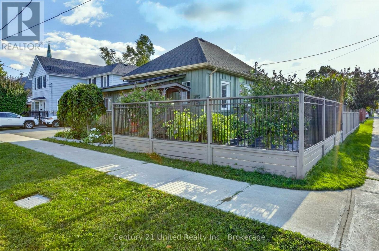 759 HURLEY STREET, Peterborough (Otonabee Ward 1) — photo 3