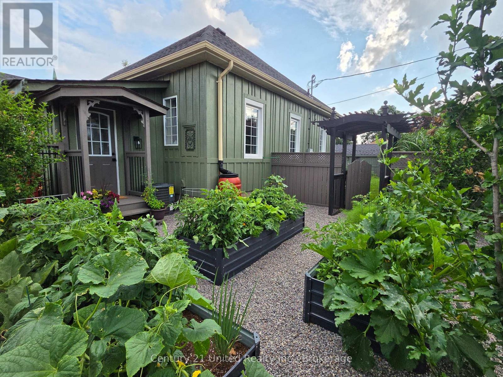 759 HURLEY STREET, Peterborough (Otonabee Ward 1) — photo 4
