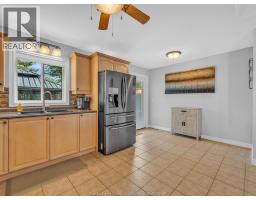 Kitchen - 11647 Dillon, Windsor, ON N8P1L3 Photo 12